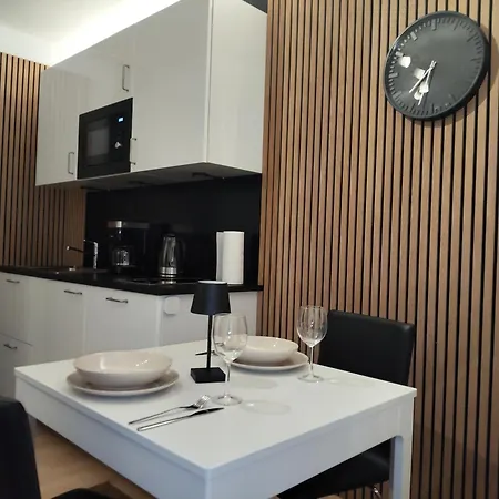 Classic Comfort In Apartamento Neuss